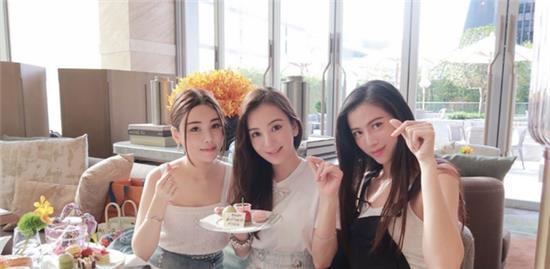 闺蜜在娱乐圈工作吃瓜,闺蜜的“吃瓜”日常